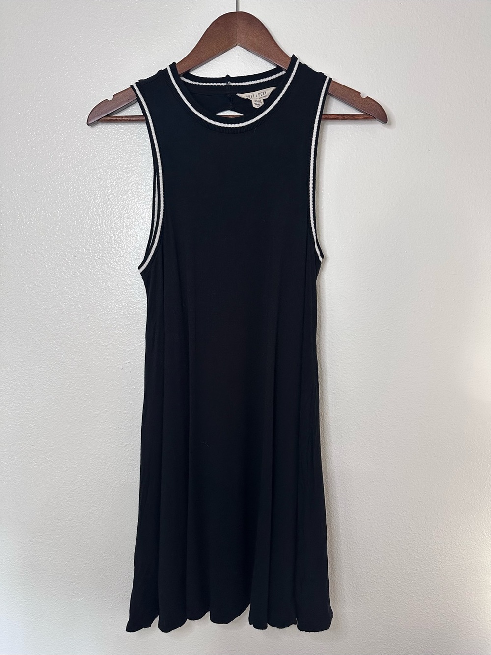 American Eagle Outfitters Black Sleeveless Dress with White Trim